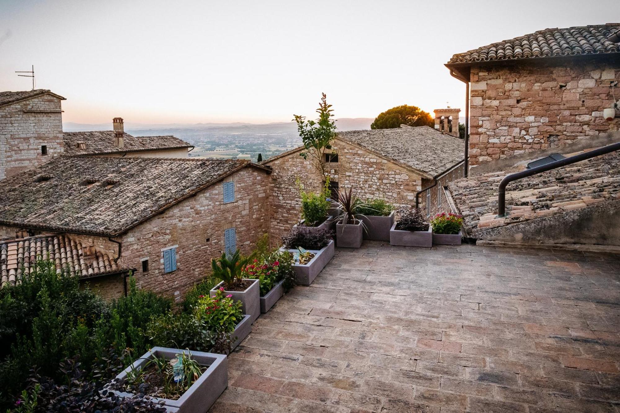 Roof Garden Rooms Assis Exterior foto