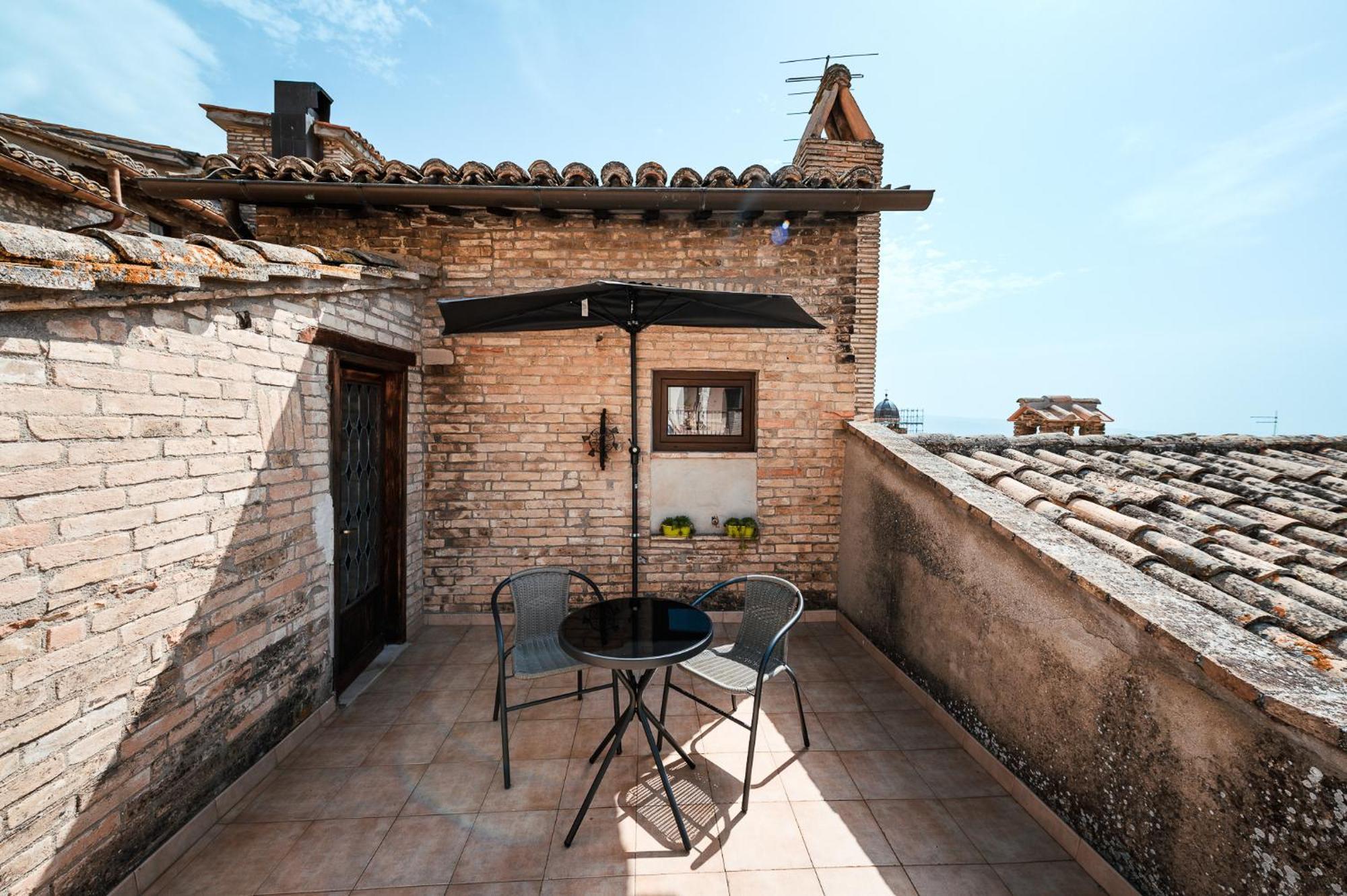 Roof Garden Rooms Assis Exterior foto